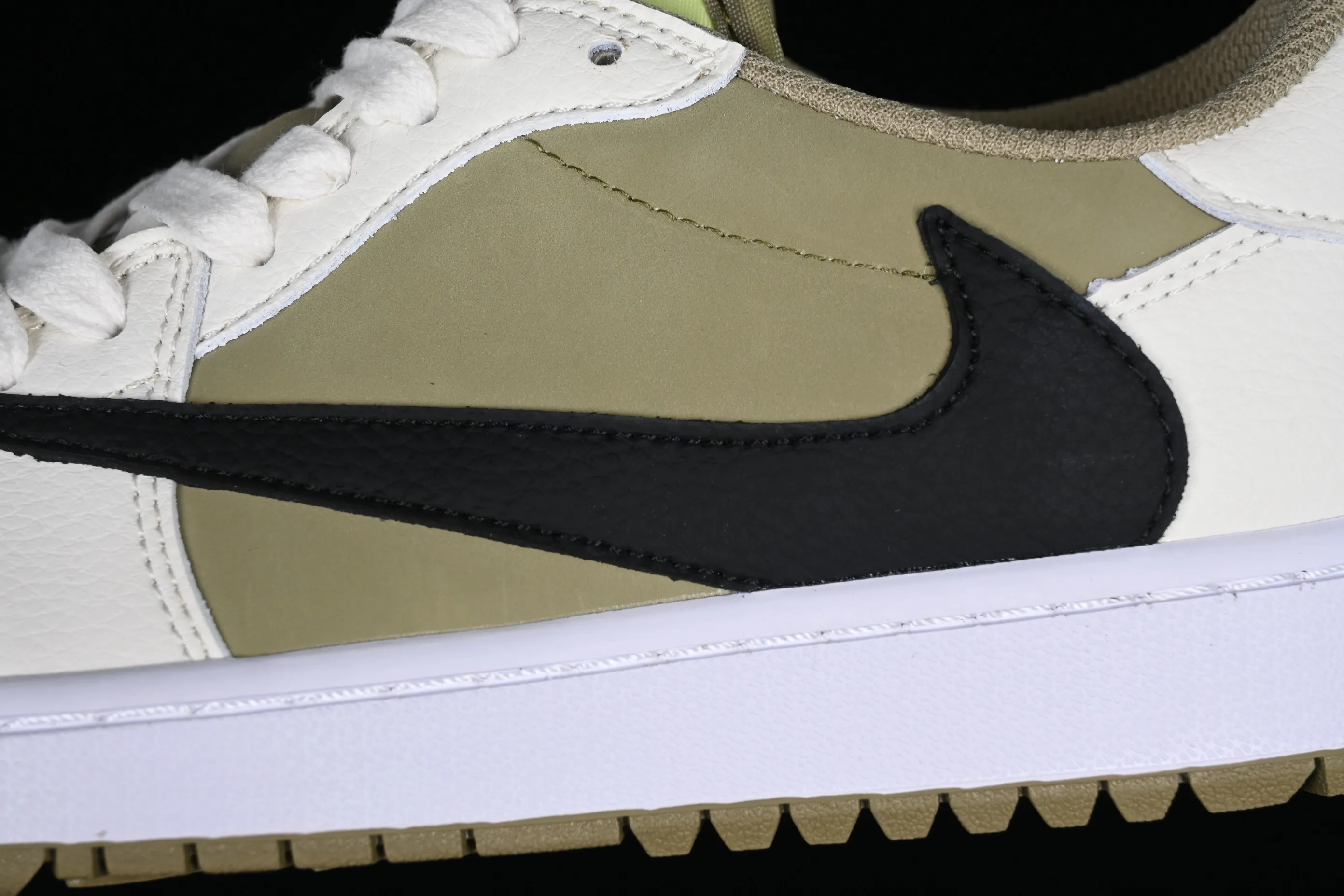 All Categories Air Jordan Jordan Series Basketball Shoes Air Jordan 1 Low Travis Scott x Air Jordan 1 Low OG AJ1 Joe 1 Joint Overhead FZ3124-200